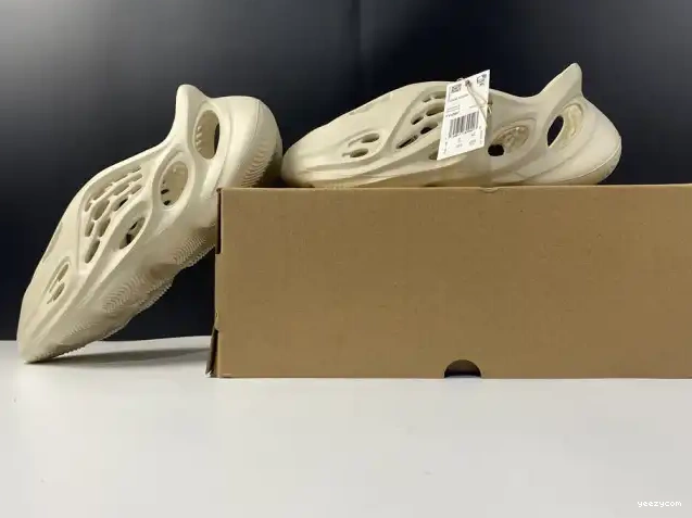 Sand Adidas Yeezy RNNR FY4567 Foam 0608